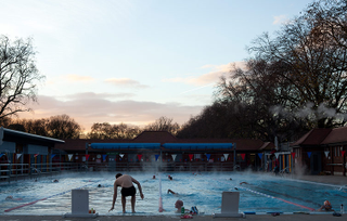 Illustration for article titled Crazy Humans Explain Why They Swim Outdoors in Below-Freezing Temps